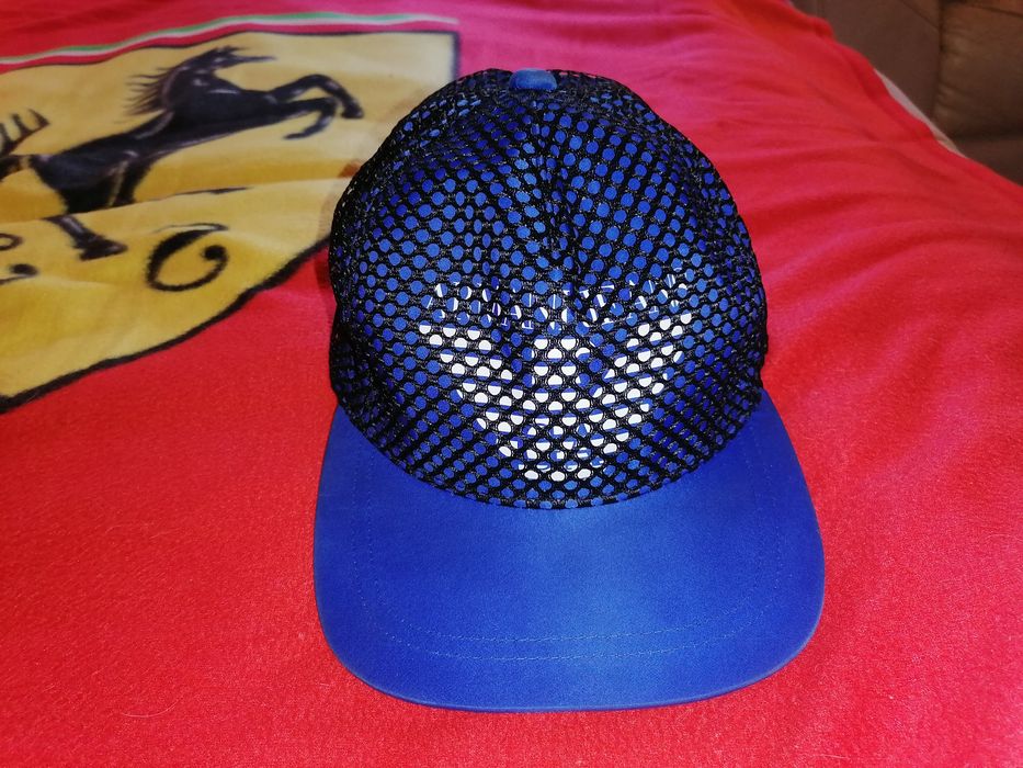 Oryginalna czapka Armani