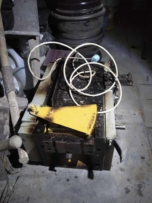 Деревообробний настільний радянський станок