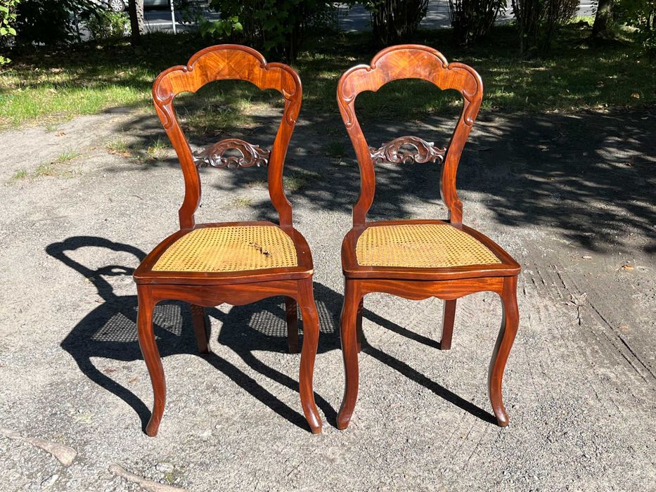 Stare krzesła rattanowe do renowacji