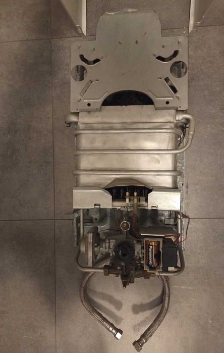 gazowy grzejnik wody - Vaillant - piecyk przepływowy