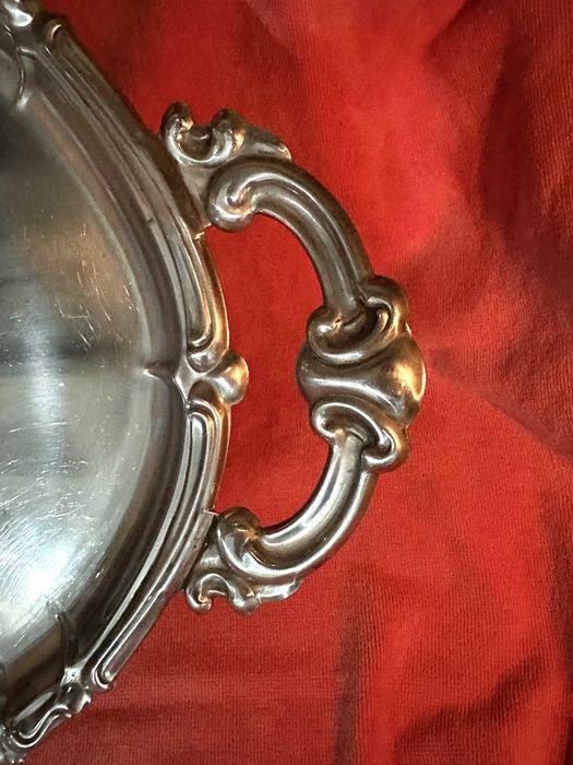 bandeja oval em aço inoxidável, com duas pegas