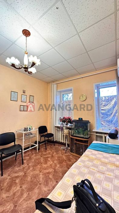 Продаж 4-х кімн. квартири сталінки, р-н Металургів.