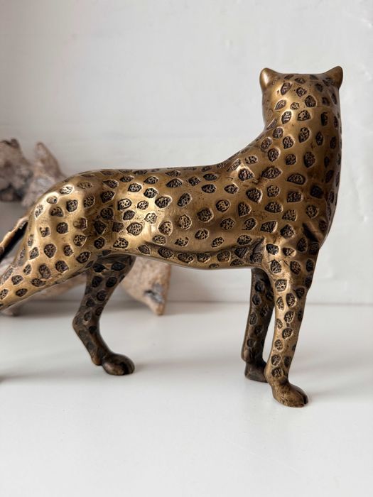 Duża figurka geparda. Figura. Rzeźba. Statuetka. Gepard. Mosiądź.1870g