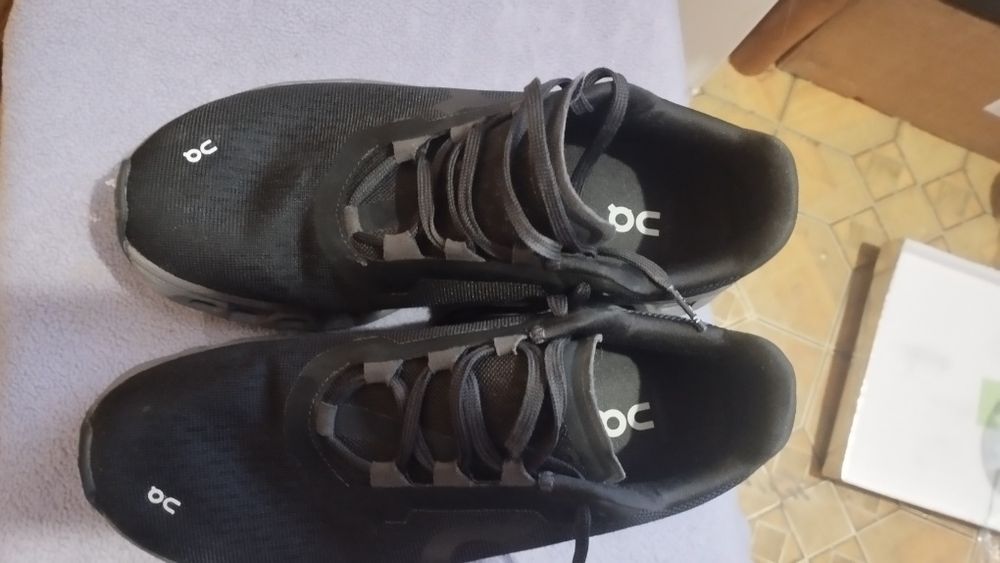 Кросівки  для  бігу