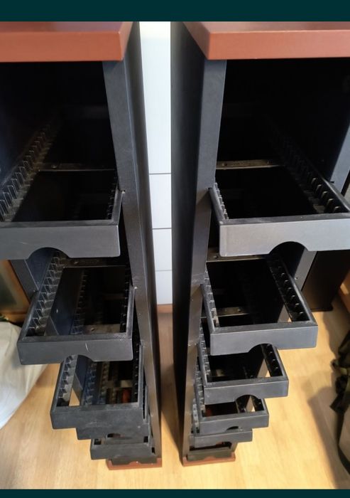 Stojaki na CD marki IKEA