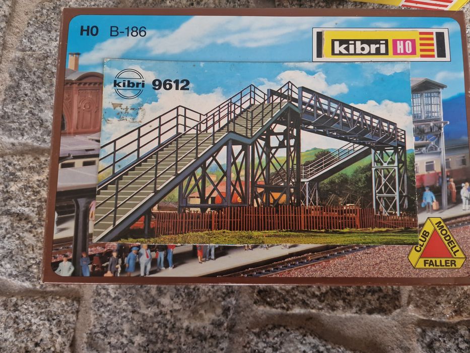 Tgvs e outros ver fotos preços  pelo telefone .