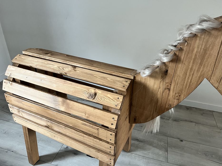 Koń drewniany ogrodowy dla fana koni