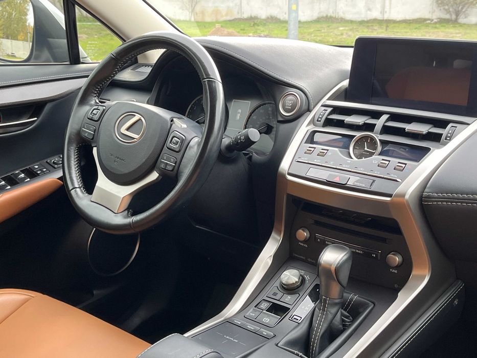 Продам Lexus NX 300