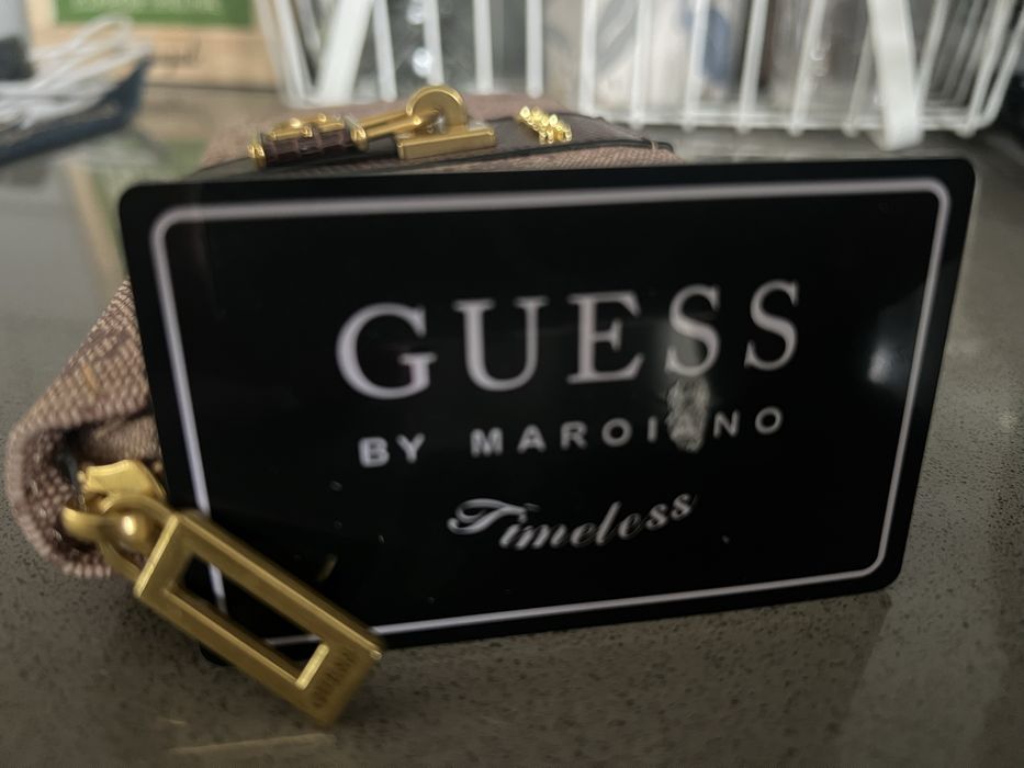 Carteira registada Guess