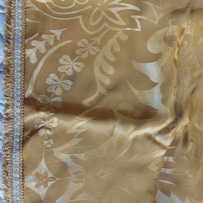 Coberta de cama em "Damasco" com 4 adereços