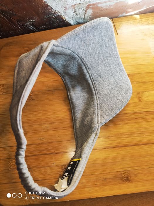 Daszek na gumce Under Armour