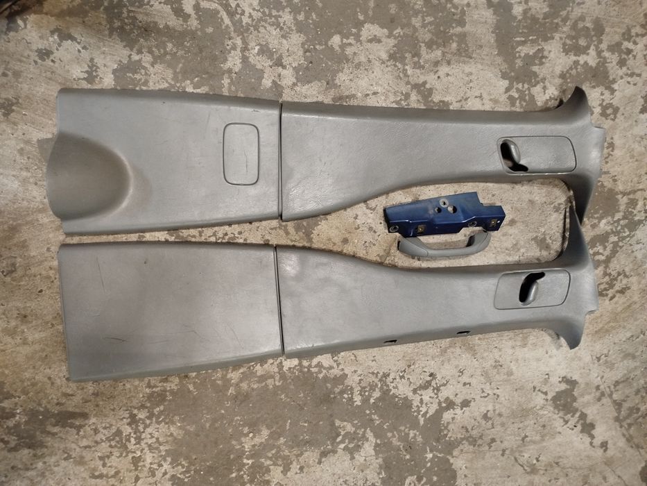 Стойки не обрізані РеноТрафік ОпельВіваро НіссанПрімастар