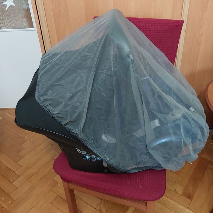 Fotelik samochodowy +baza,+adaptery do wózka.