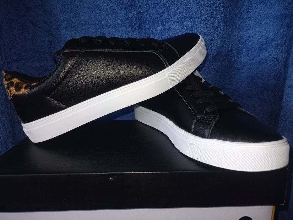 Nowe damskie sneakersy czarne panterka  rozmiar 40 UP8