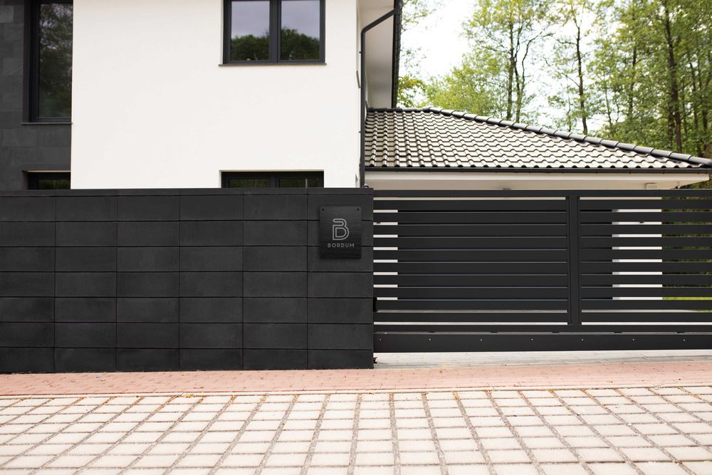 Ogrodzenie Frontowe, Palisada pozioma, Przęsła palisadowe + Joniec