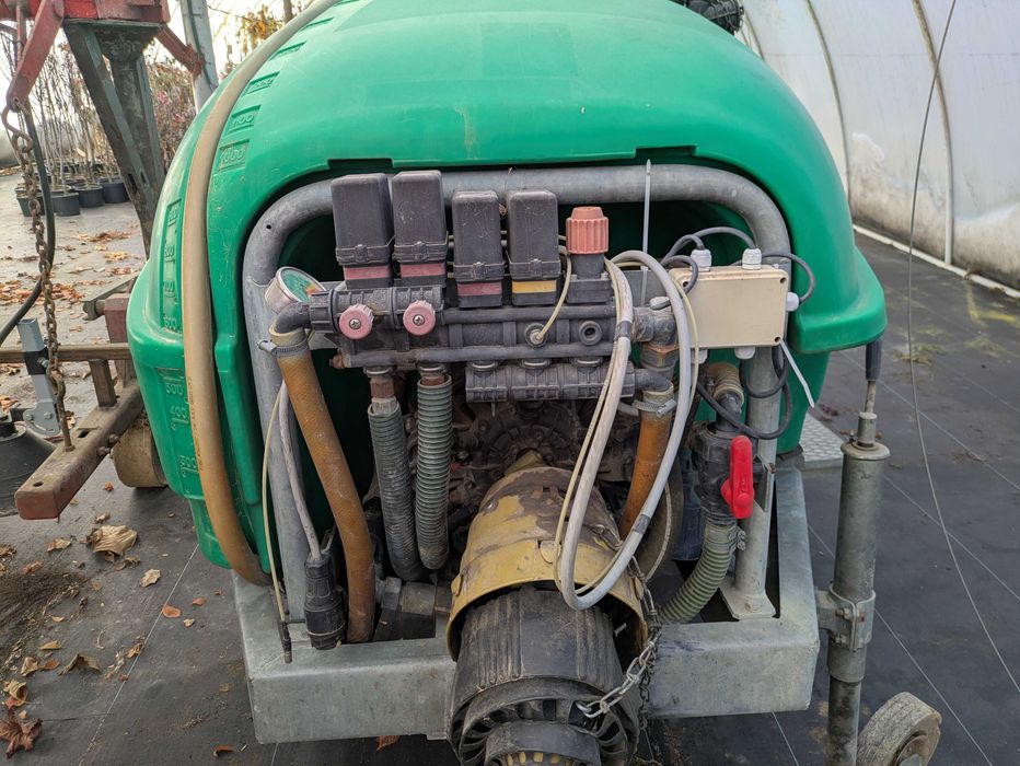 Opryskiwacz sadowniczy Agrola Turbo 1500