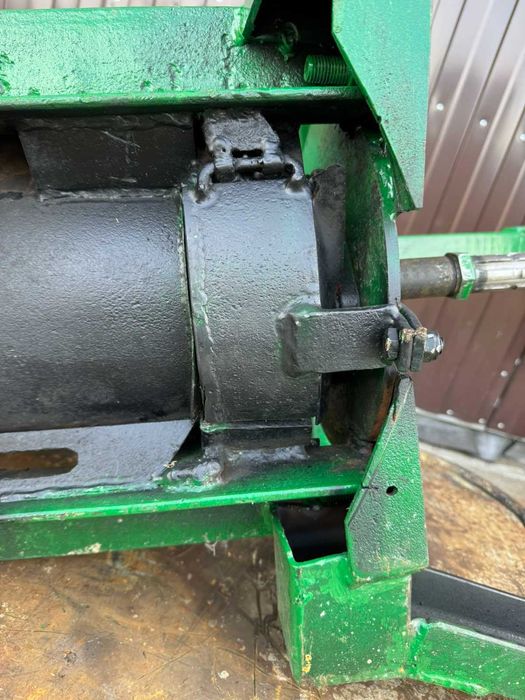 Шнековий подрібнювачі гілок