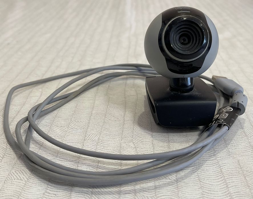 Продаю Веб-камеру Logitech V-U0003