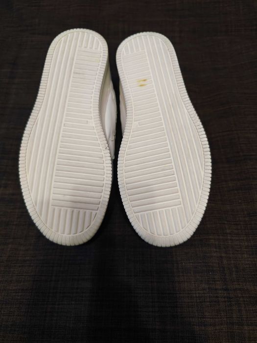 Женские Итальянские кожаные кроссовки THE WORLD IS YOURS 01(39р.25см.)