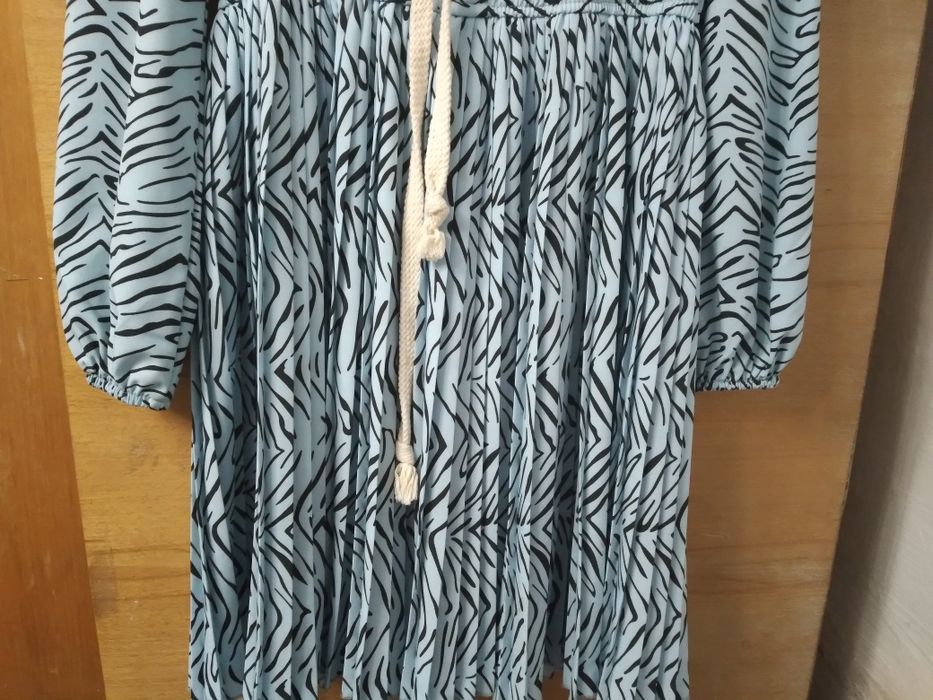 Продам платя для дівчинки