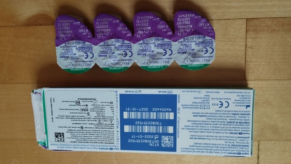 Soczewki jednodniowe Precision1 -1,25 cyl -1,25 180°