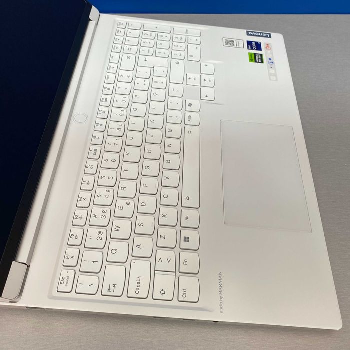 Lenovo Legion 7 16IRX9 - 16" 3.2K (i9-14900HX/32GB/1TB/RTX 4070 8GB)