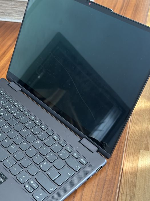 Computador portátil Lenovo YOGA 7 14 (2 em 1)