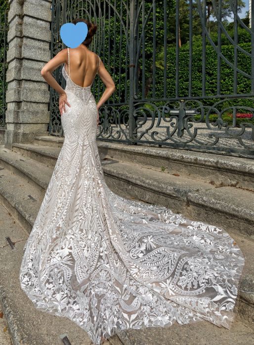 Suknia ślubna z trenem