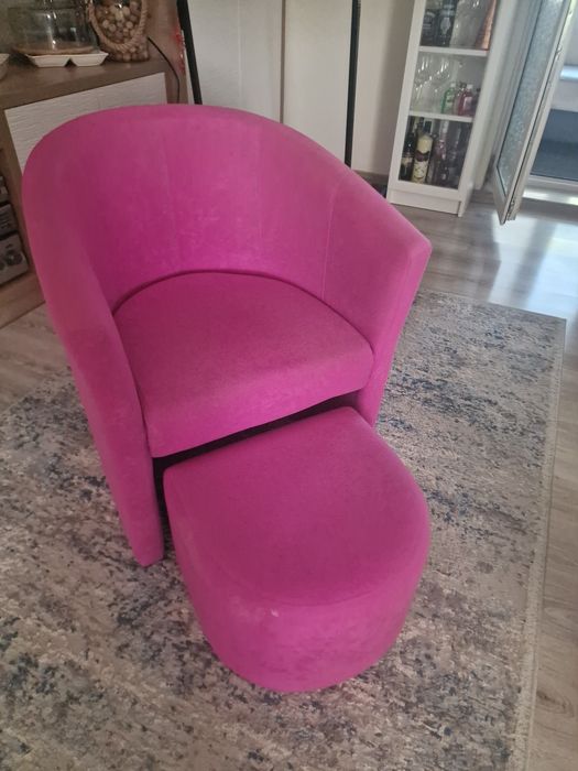 Sprzedam fotel z podnóżkiem