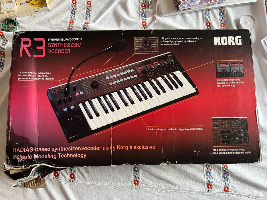 Teclado Sintetizador KORG R3 SYNTHESIZER / VOCODER em optimo estado
