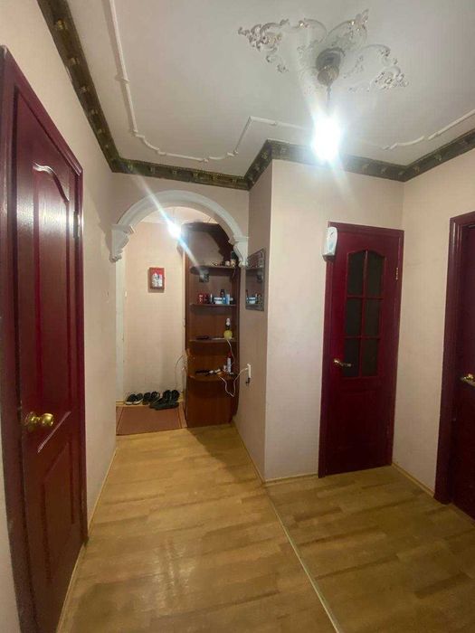 Продам 2- комнатную квартиру на Днепродороге ( " Меркурий")