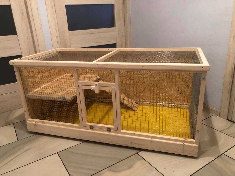 Klatka drewniana zagroda dla królika świnki morskiej.