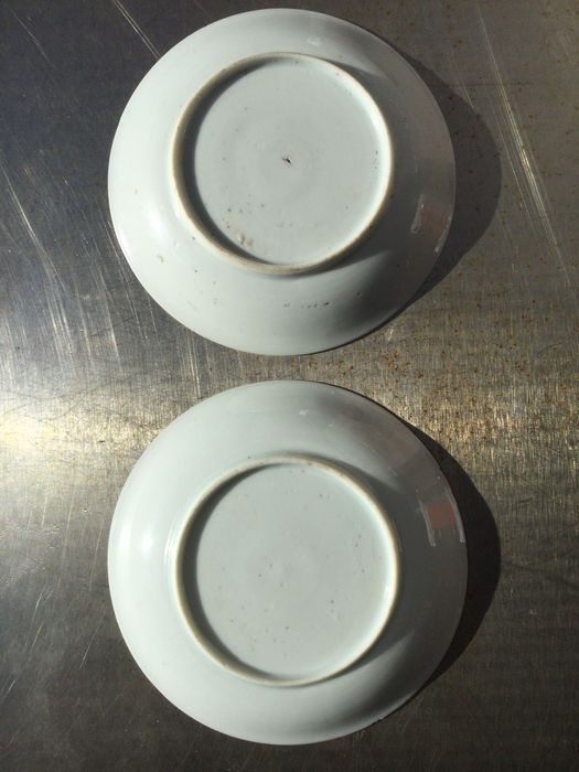 Pratos Porcelana Chinesa Chocolate Família Rosa séc XVIII 10 cm