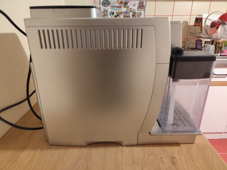 Ekspres do kawy DeLonghi w bardzo dobrym Stanie