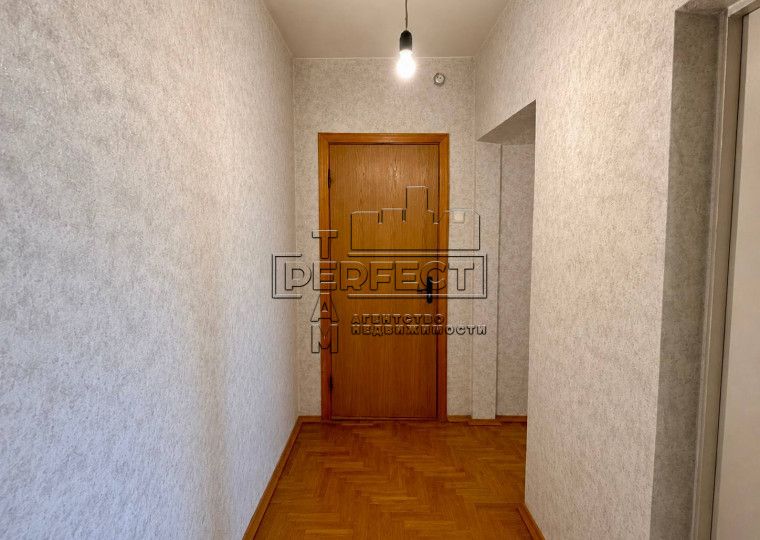 Продаж 1к квартири Червоної Калини 63А / Красной Калины 63А