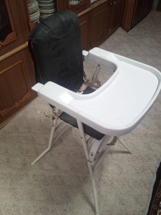 Стільчик для годування