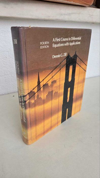 Livro universitário, matemática equações diferenciais, Dennis Zill