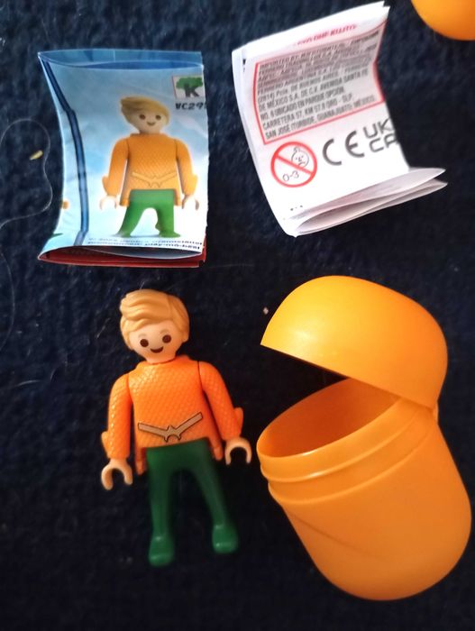 Troco figuras DC Playmobil Kinder Sorpresa