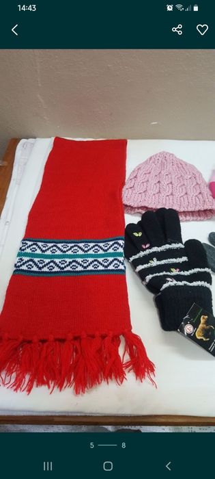 Gorros e luvas novos