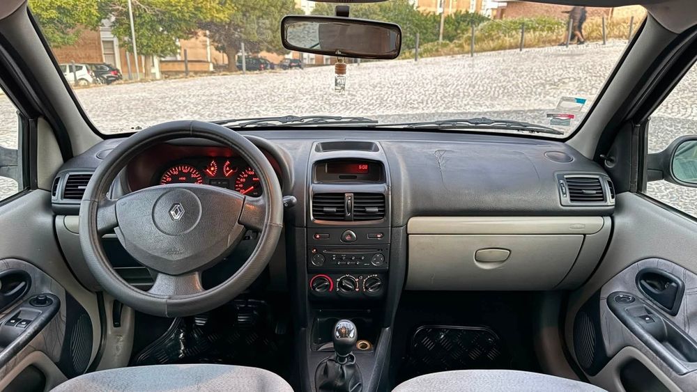 Renault Clio — fotografia 10