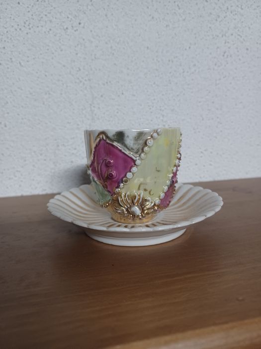 Chávena e Pires muito antigos