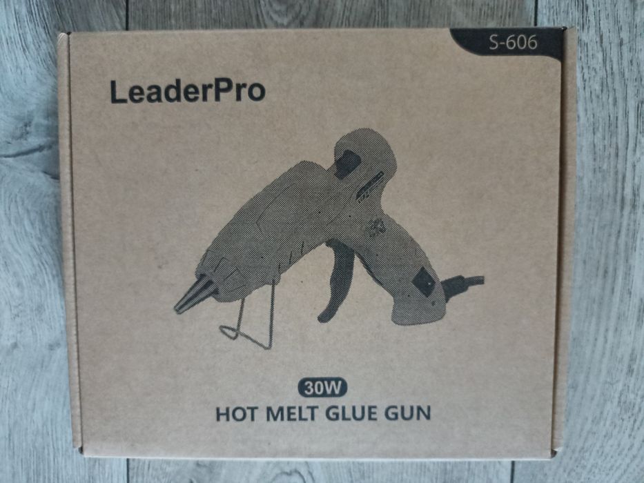 Pistolet Do Klejenia Na Gorąco + 60 wkładów