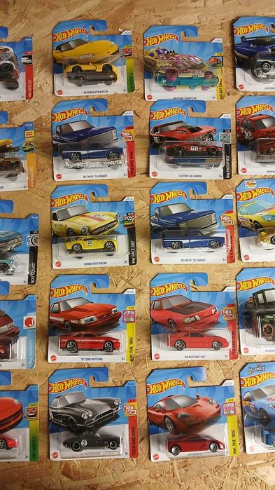 zestaw Hot Wheels 30 sztuk