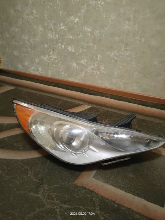 фара права Sonata yf 11-14рік ціла 4500грн