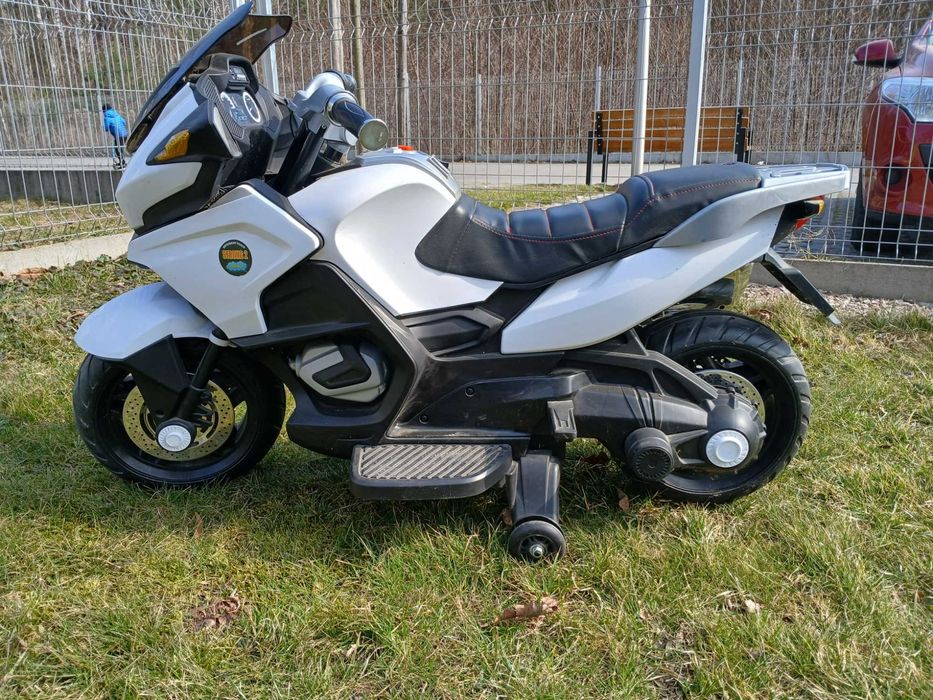 Motorek na akumulator