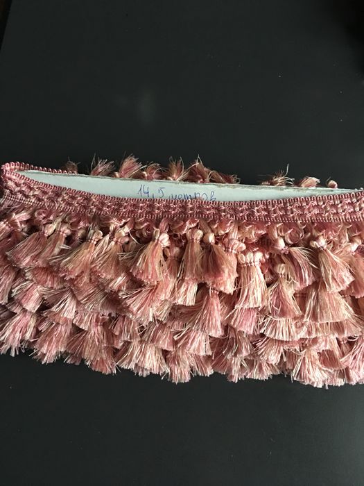 Бахрома с кисточками 14,5 м розовая беж