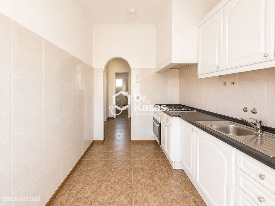 Apartamento T1 com varanda na Baixa da Banheira