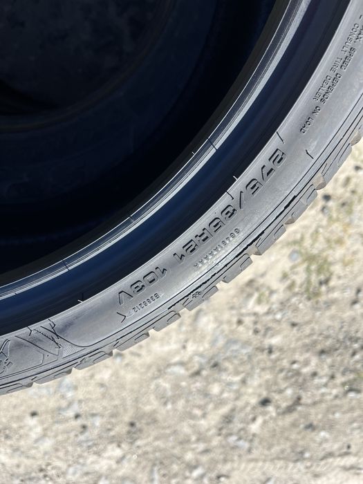 Шини 275/35/21 ЯК НОВІ‼️ 8+mm‼️Goodyear‼️;зимові;резина склад R21