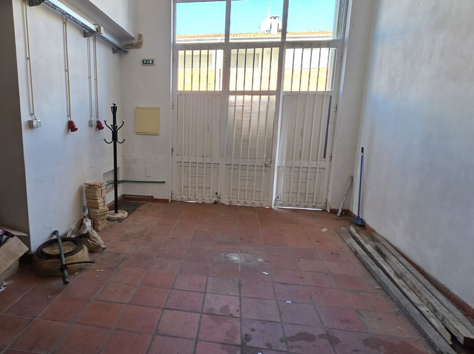 Vendo armazém / garagem