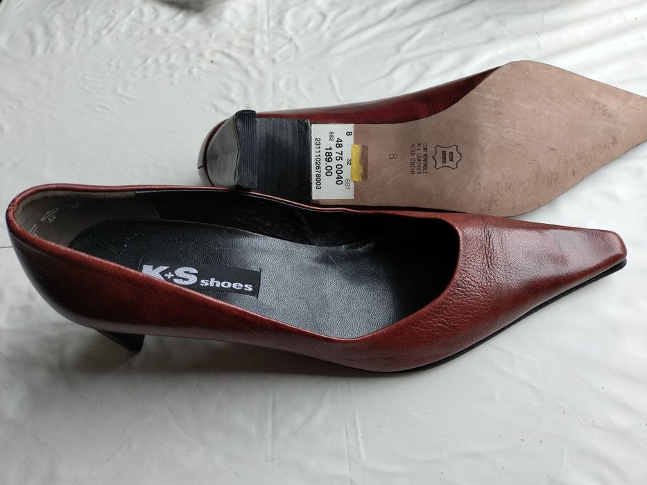 Туфлі модельні нові розмір 8 наш повний  39-40